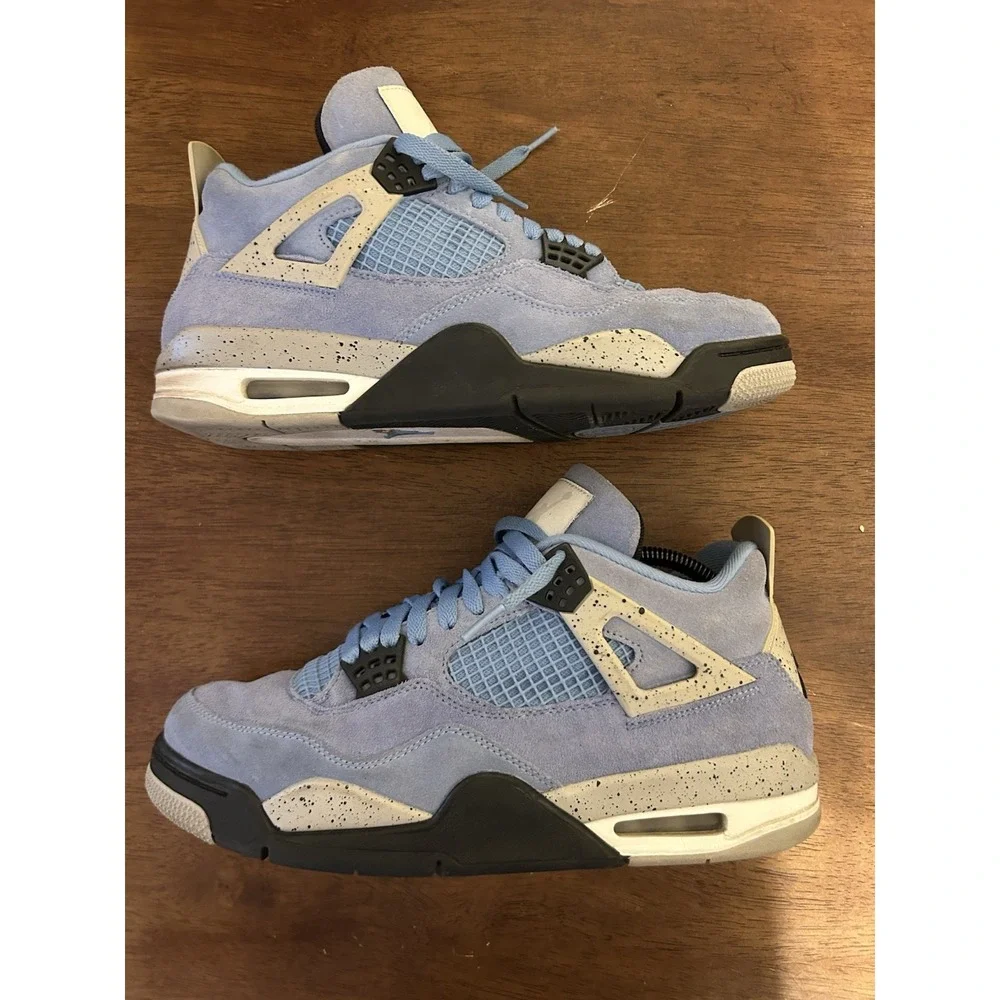 Size 9.5 Jordan 4 Retro Mid University Blue Sneakers Men's UNC